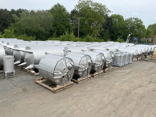 4 x Brand new 3.300L stainless-steel AISI316L vertical mixing tanks.