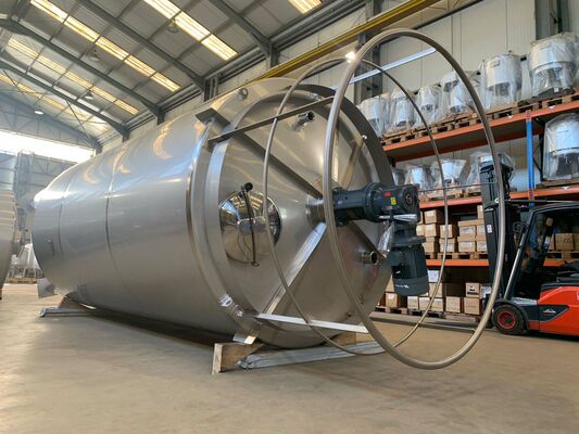 1 x New 20.300L stainless-steel AISI304L vertical mixing tank.