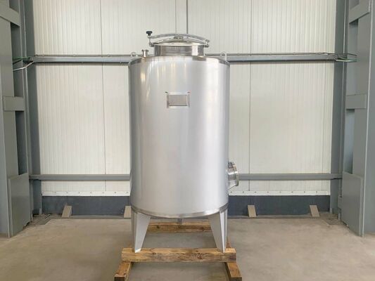 1 x New 1.500L stainless-steel AISI316L vertical mixing tank.