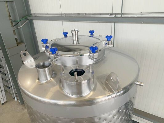 1 x New 1.300L stainless-steel AISI304L vertical mixing tank.