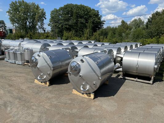 2 x Neue 7.000L-Edelstahl-vertikale Lagertanks aus AISI316L