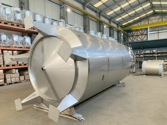 1 x New 20.300L stainless-steel AISI304L vertical mixing tank.