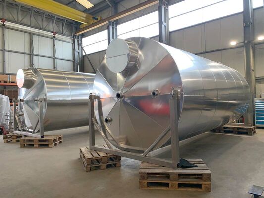 2 x Brand new 26.000L stainless-steel AISI304L vertical storage tanks.