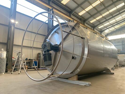 1 x New 20.300L stainless-steel AISI304L vertical mixing tank.