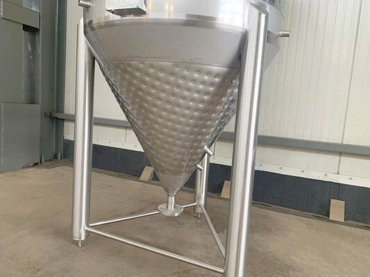 1 x New 1.300L stainless-steel AISI304L vertical mixing tank.