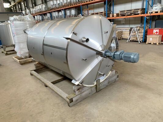 1 x New 8100L stainless-steel AISI316L vertical mixing tank.