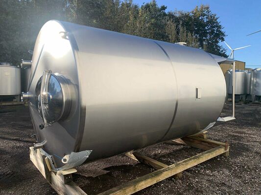 1 x Nieuwe roestvrijstalen verticale opslagtank van 10.300L in AISI316L